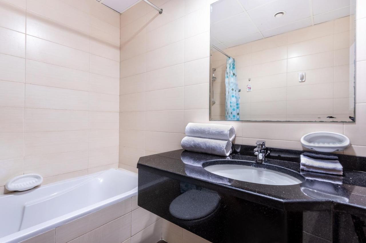 Live Spacious 3Br Apartment All En Suite & Balcony Dubai Exteriör bild